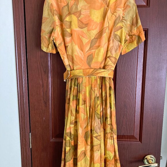 1950s short sleeve belted waist hidden button front orange brown pattern dress - Picture 9 of 16
